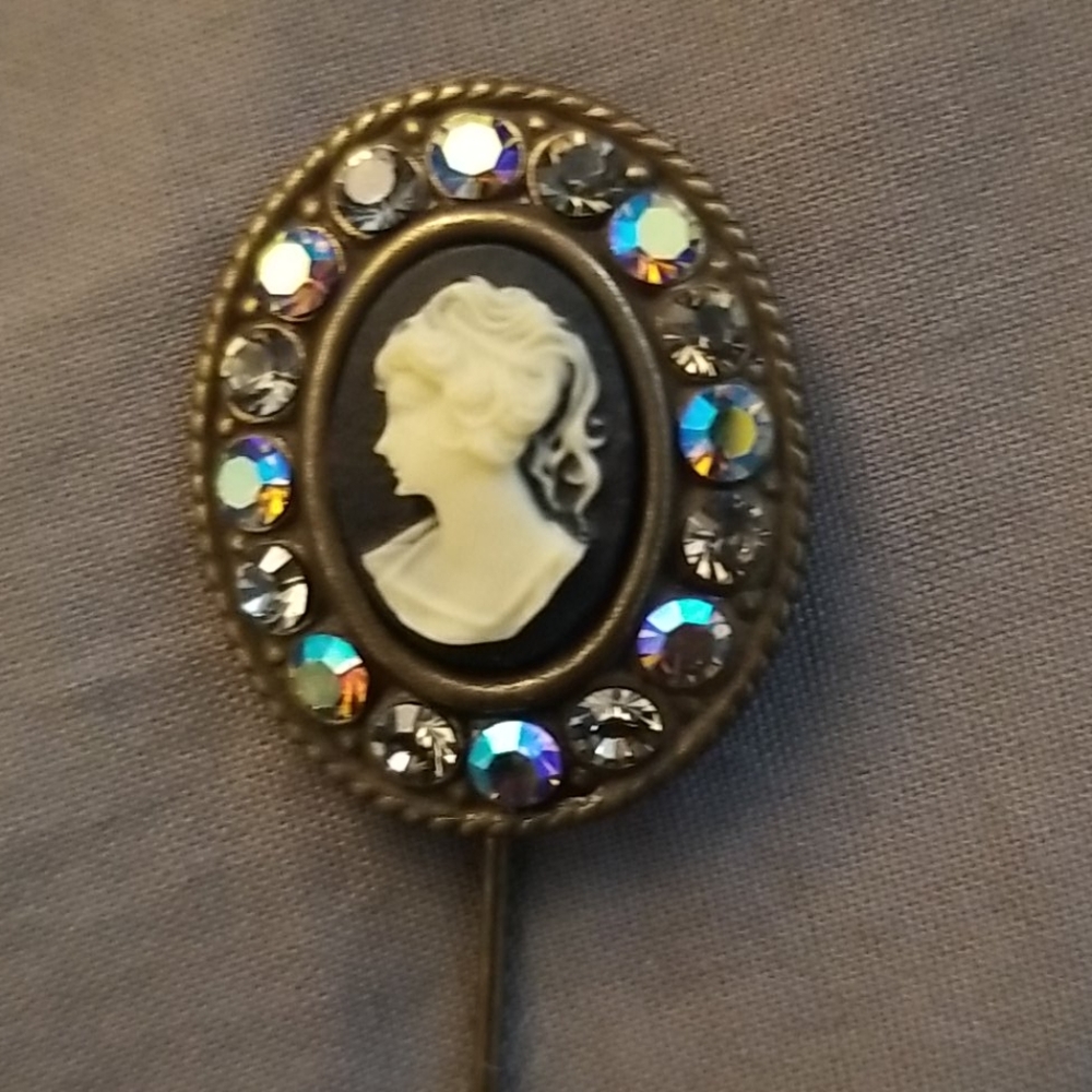 SadeDesign Cameo Stick Pin